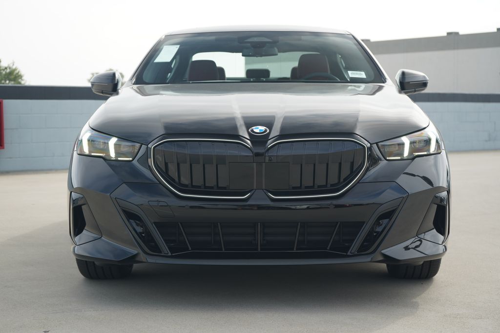 Thumbnail: 2026 BMW 5 Series - 2