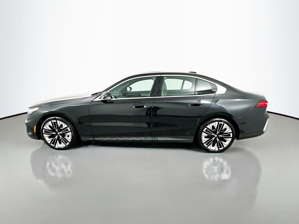 Thumbnail: 2025 BMW 5 Series - 8