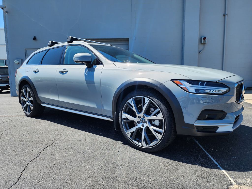 Vapour Gray Metallic 2025 Volvo V90 Wagon All-Wheel Drive Automatic