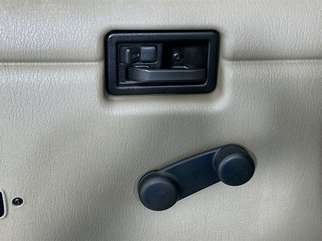 Thumbnail: 2004 Jeep Wrangler - 17