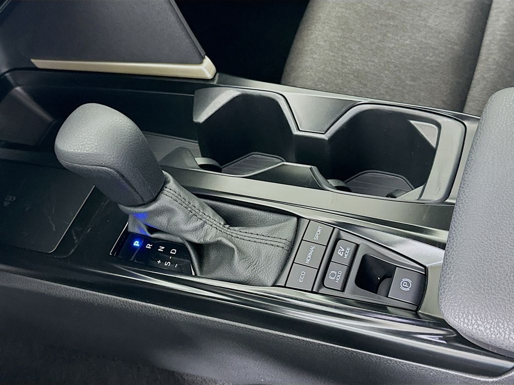 Thumbnail: 2025 Toyota Camry - 17