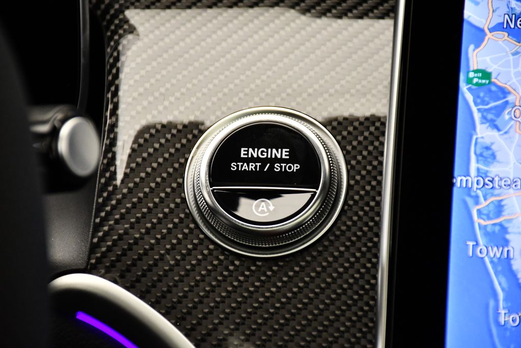 Thumbnail: 2025 Mercedes-Benz GLC - 28