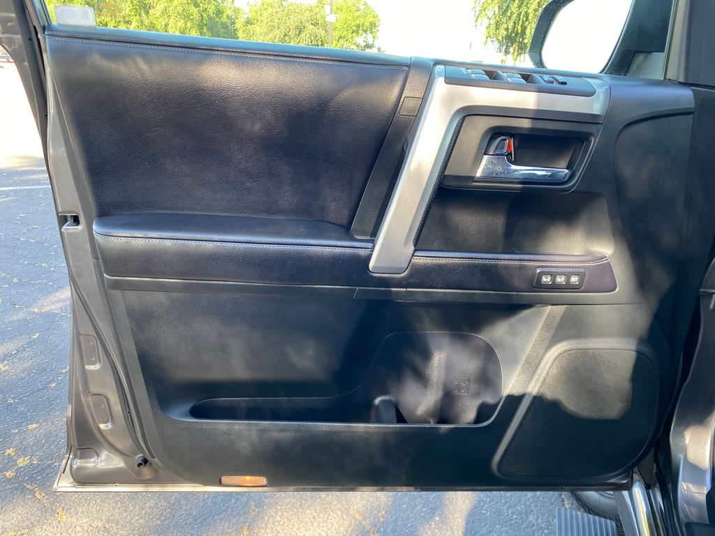 2016 Toyota 4Runner Limited 30