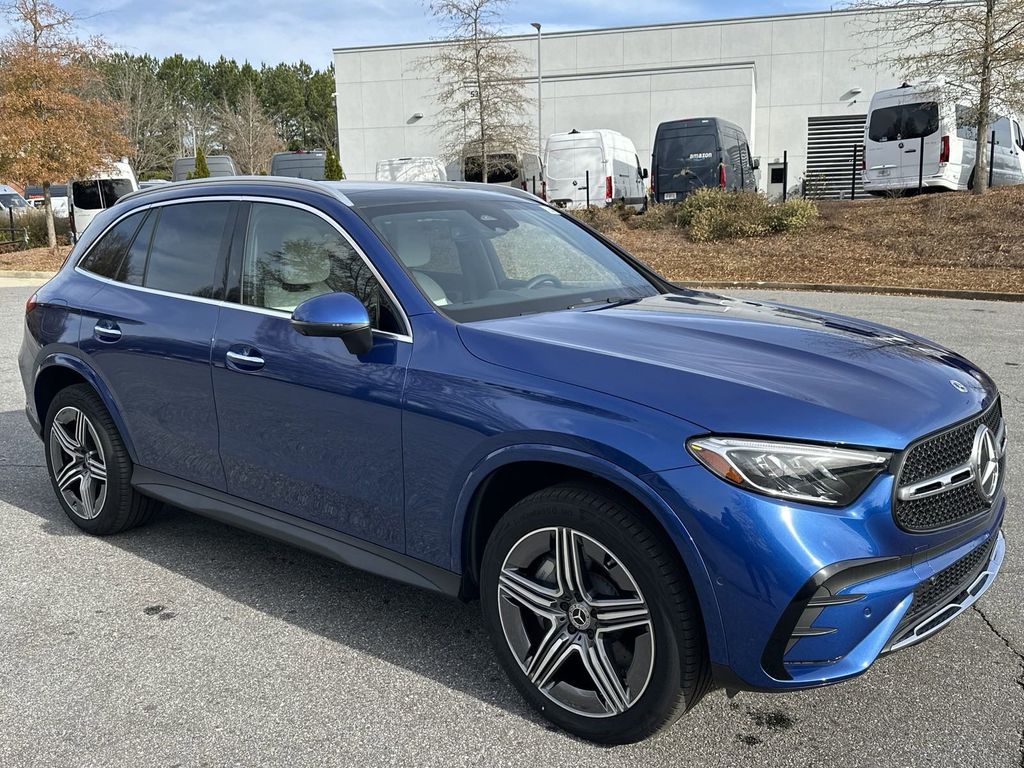 2023 Mercedes-Benz GLC GLC 300 2