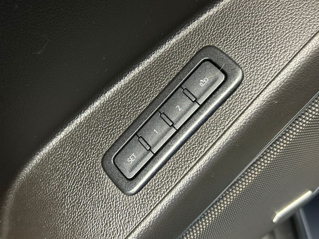 Used 2020 Shadow Gray Metallic Chevrolet LT image 21