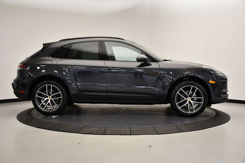 Thumbnail: 2025 Porsche Macan - 8