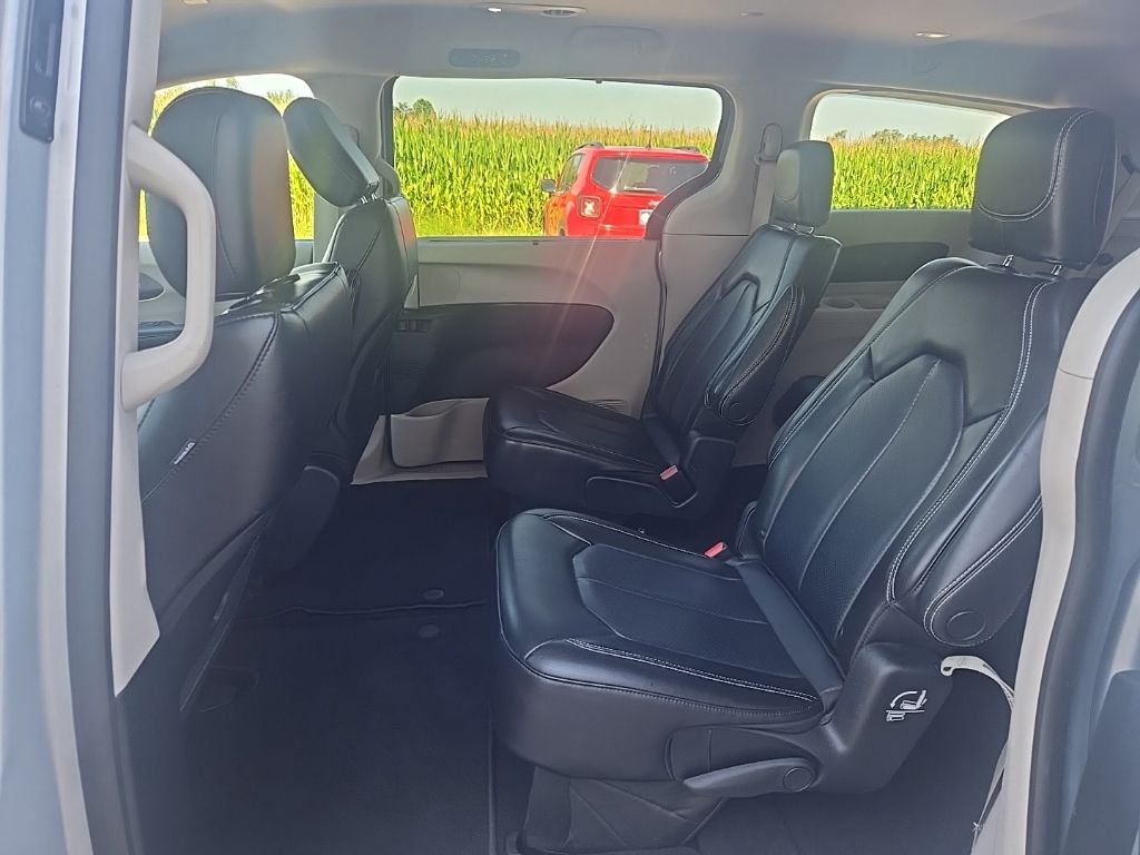 Used 2023 Chrysler Pacifica Van