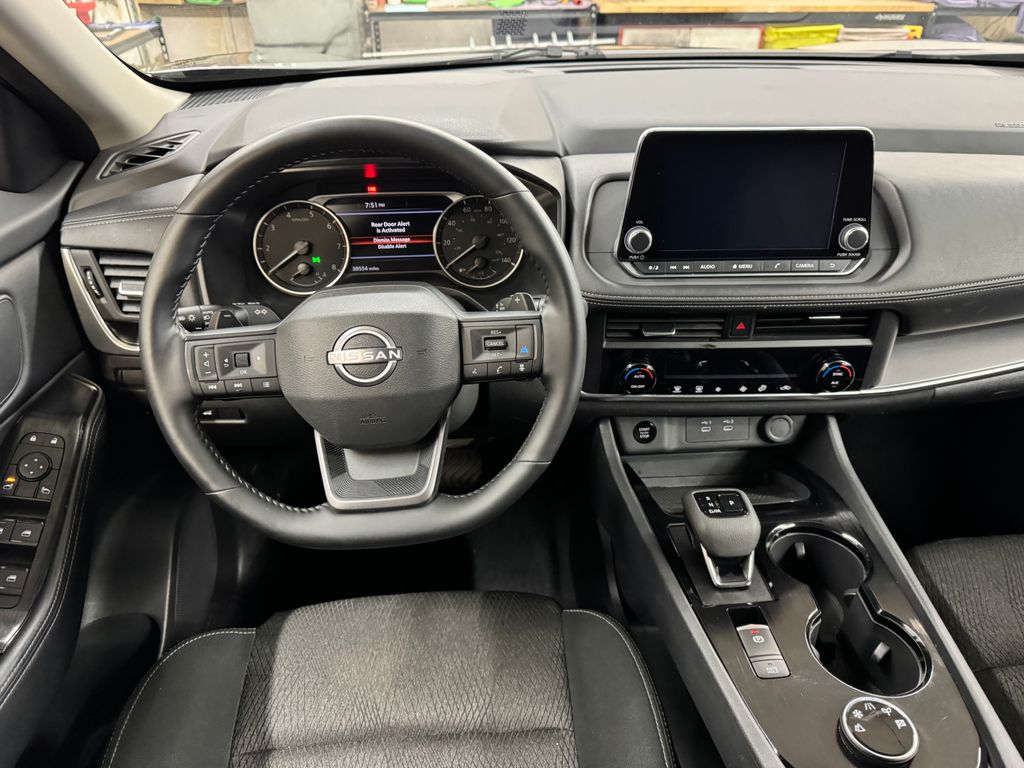 2025 Nissan Rogue SV