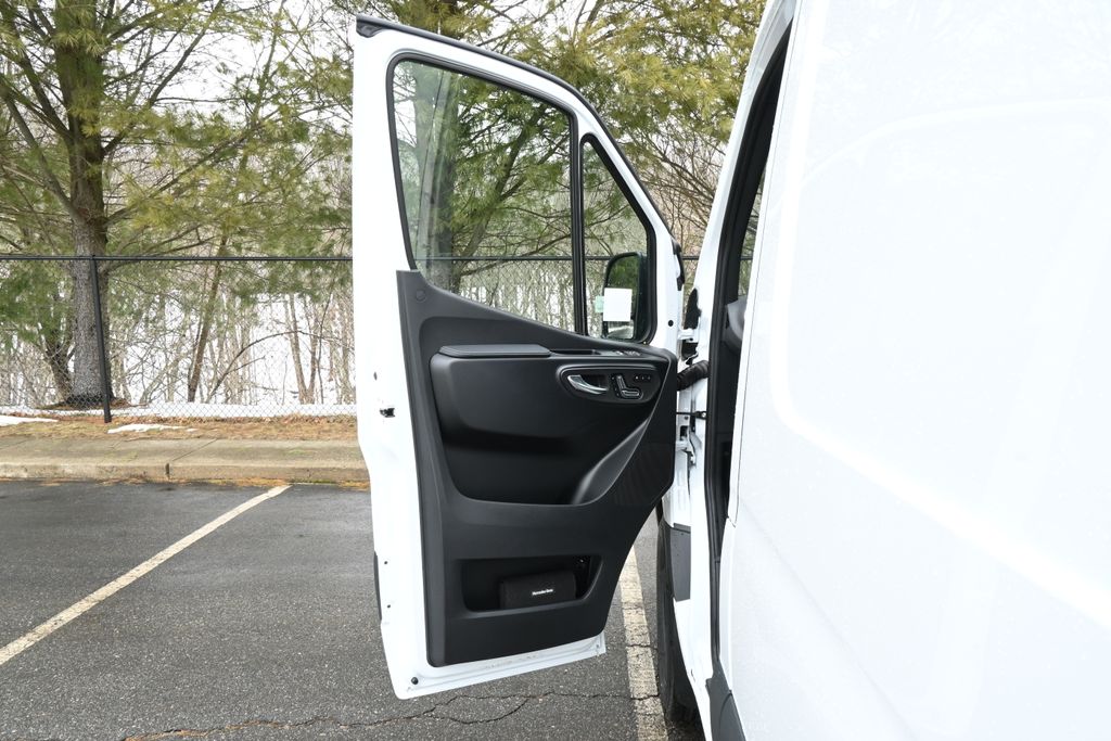 Thumbnail: 2026 Mercedes-Benz Sprinter - 24