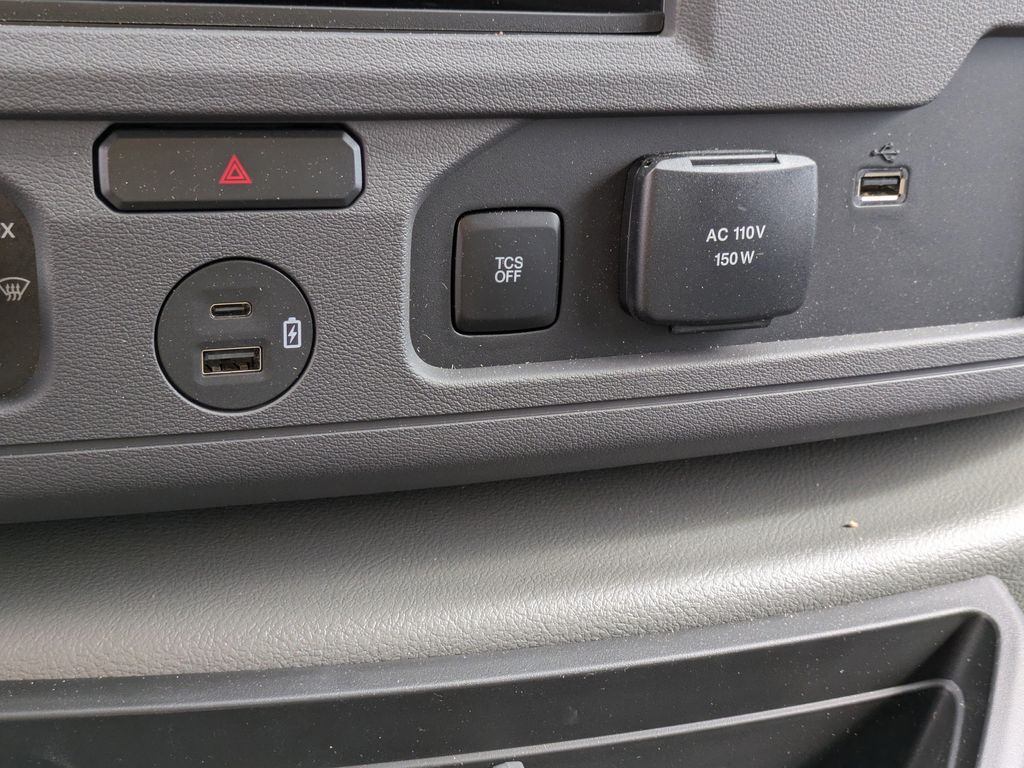 2025 Ford E-350 Cutaway 