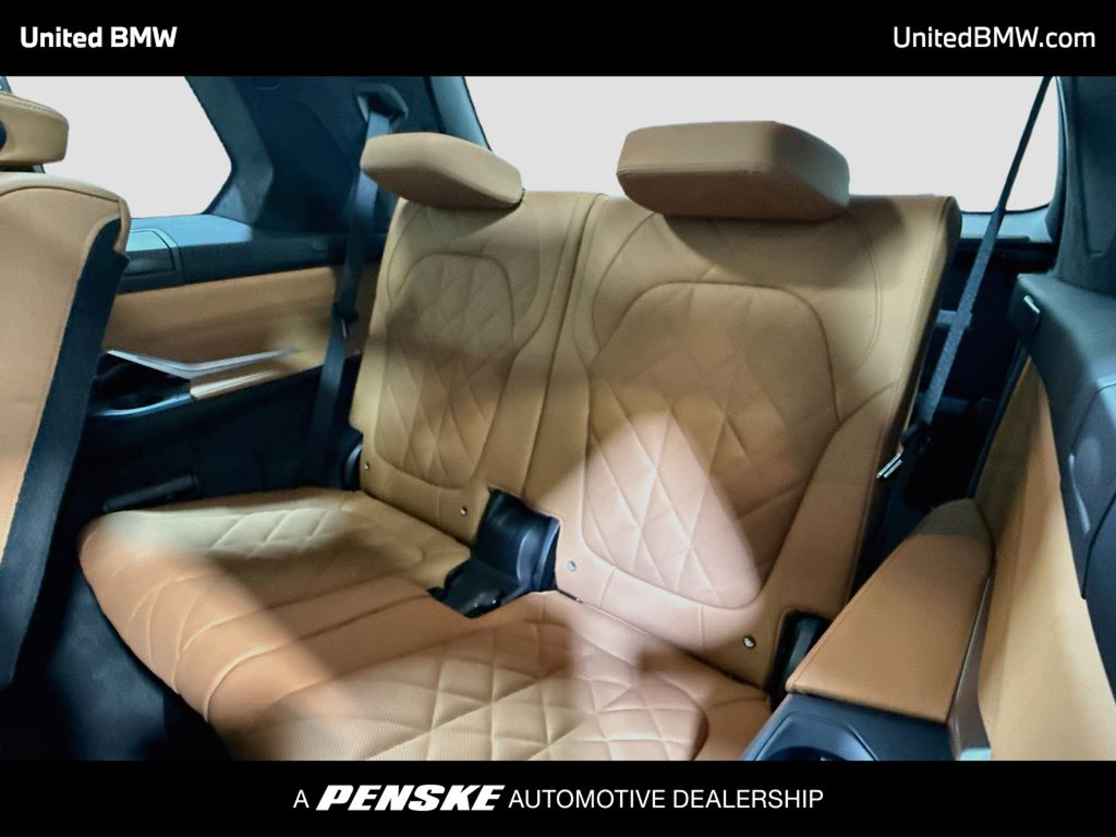 Thumbnail: 2027 BMW X7 - 14