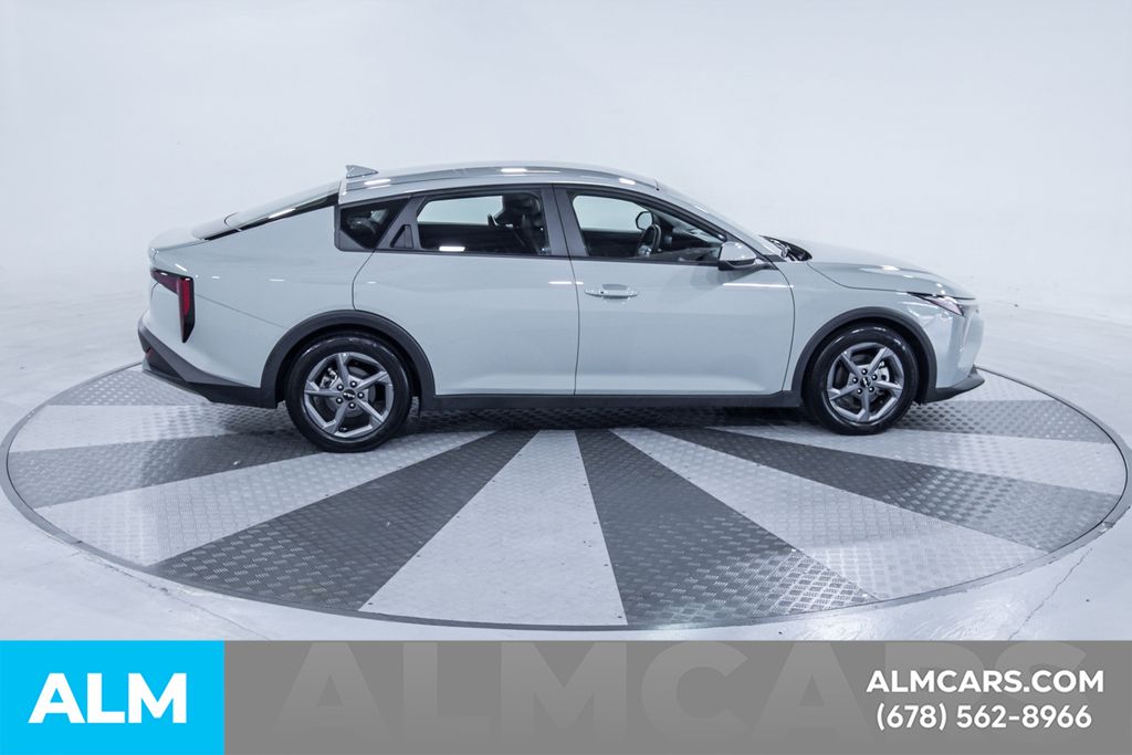 Used 2025 Blue Kia LXS image 11