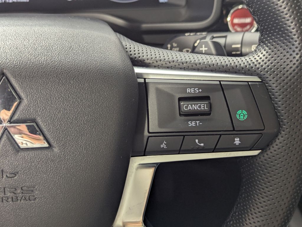 2024 White Mitsubishi Outlander SE Ralliart 4X4 SUV