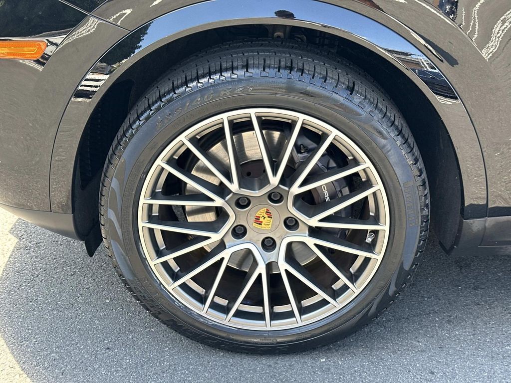 Thumbnail: 2023 Porsche Cayenne - 14