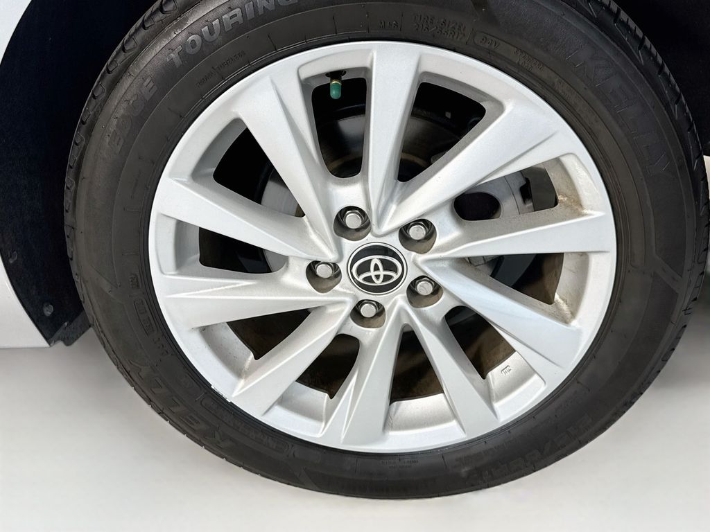 Thumbnail: 2023 Toyota Camry - 31