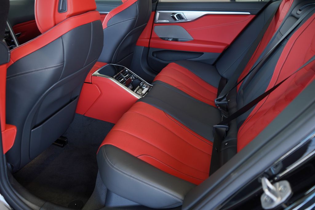 Thumbnail: 2026 BMW 8 Series - 20