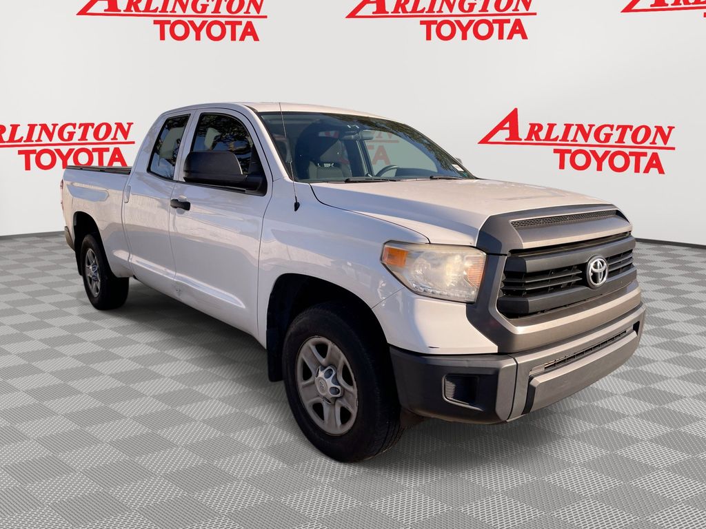 2016 Toyota Tundra SR's photo
