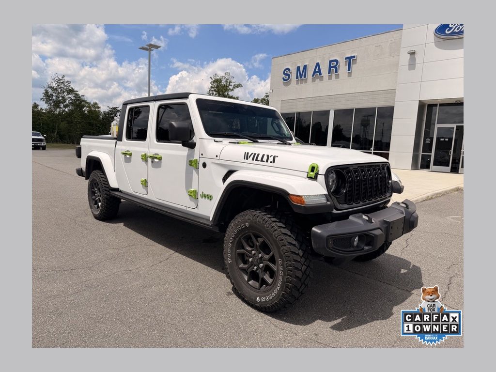 Bright White Clearcoat 2024 Jeep Gladiator Pickup Truck Four-Wheel Drive 8-Speed Automatic