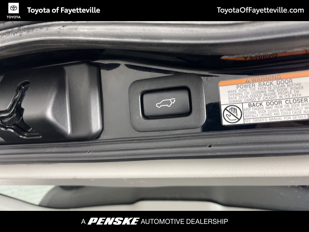 Thumbnail: 2019 Toyota Land Cruiser - 12