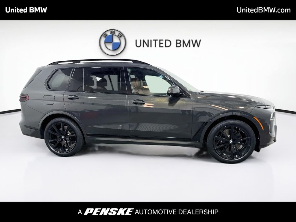 Thumbnail: 2027 BMW X7 - 4