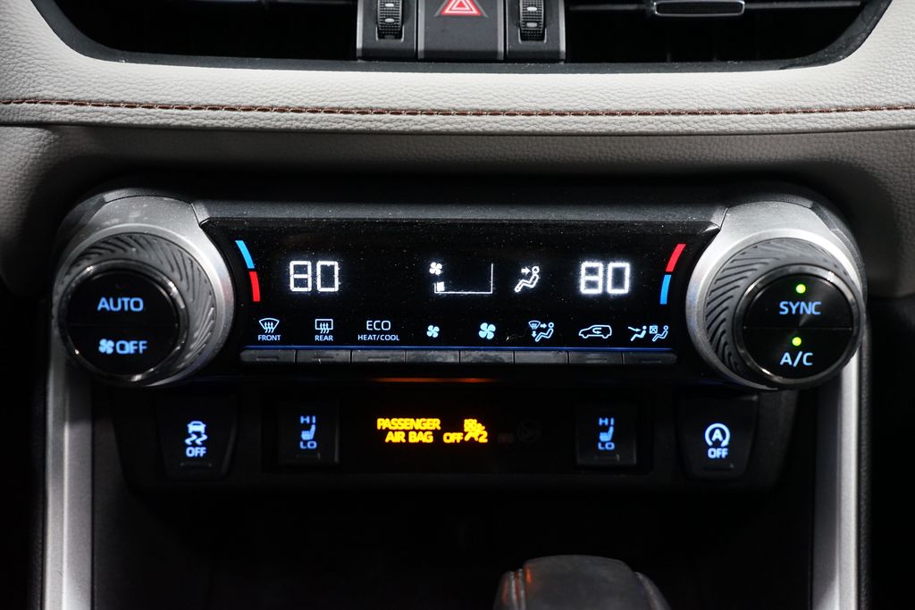 Thumbnail: 2021 Toyota RAV4 - 19