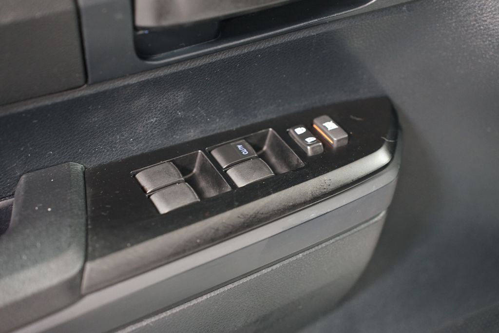 2017 Toyota Tundra SR5 26