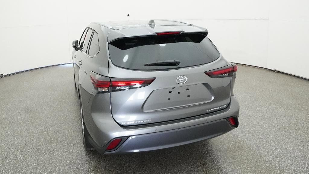 Thumbnail: 2026 Toyota Highlander - 20