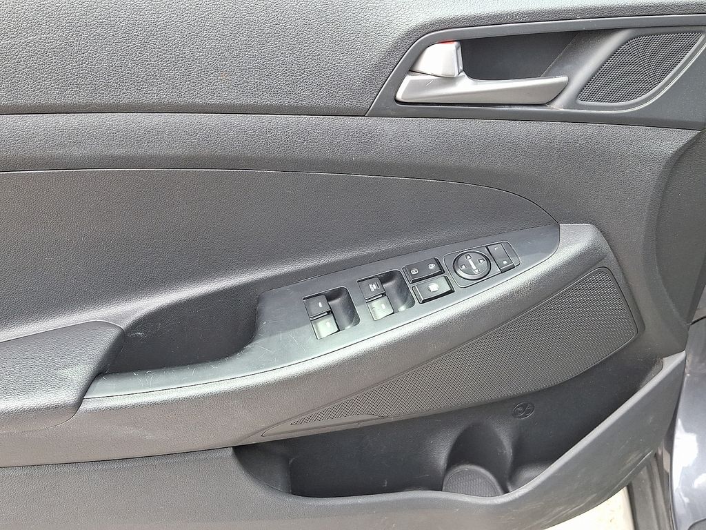Thumbnail: 2018 Hyundai Tucson - 12