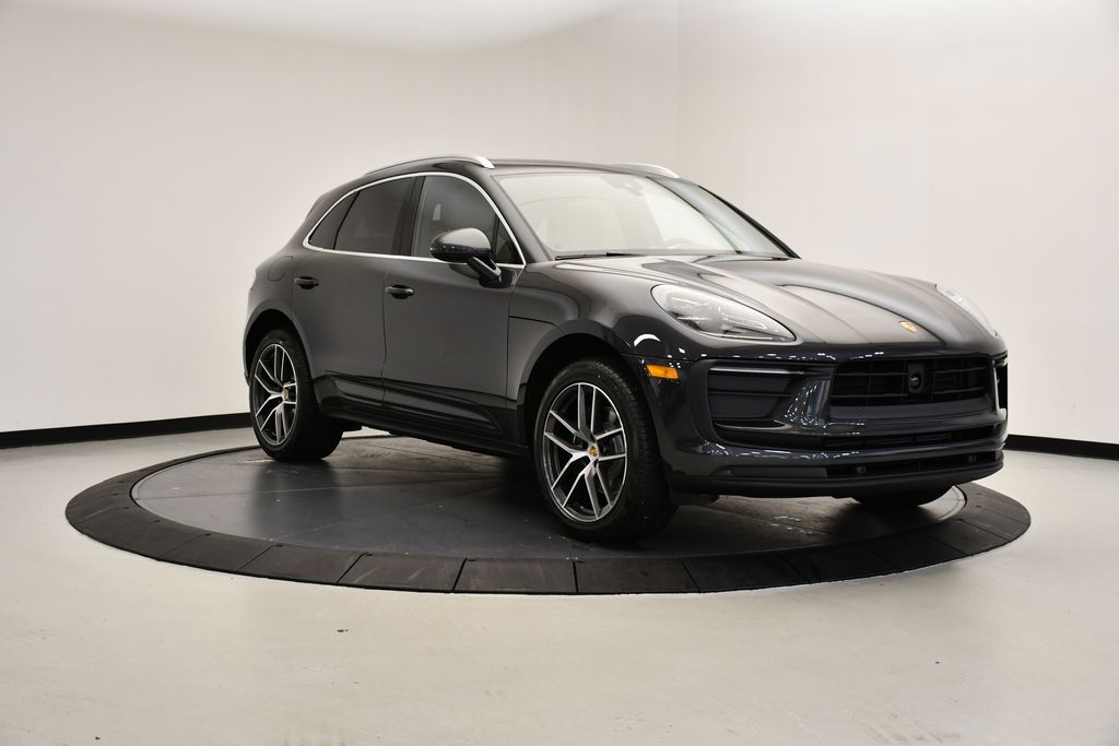 Thumbnail: 2025 Porsche Macan - 9