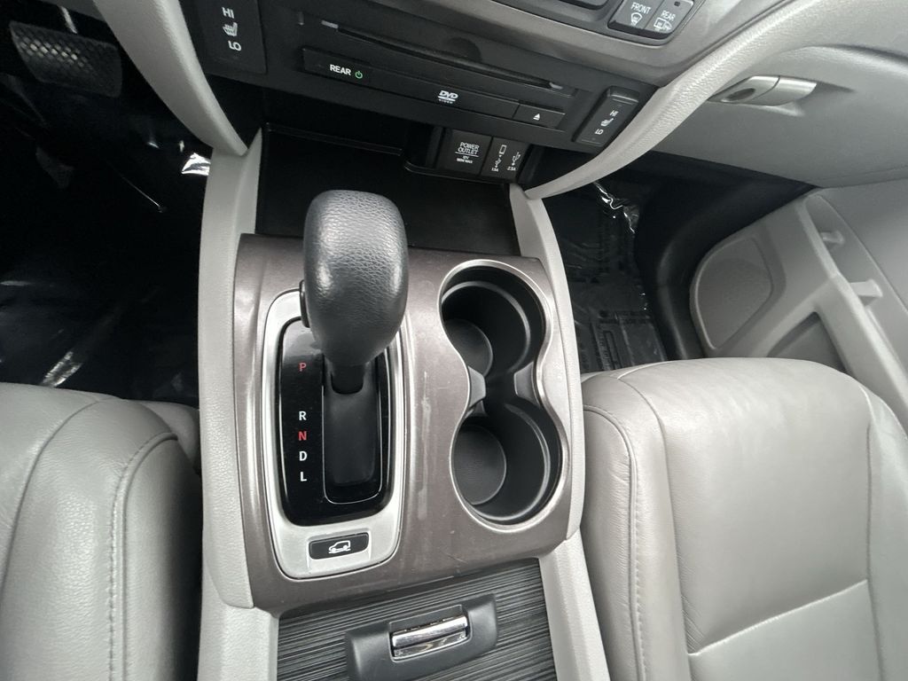 Thumbnail: 2017 Honda Pilot - 19