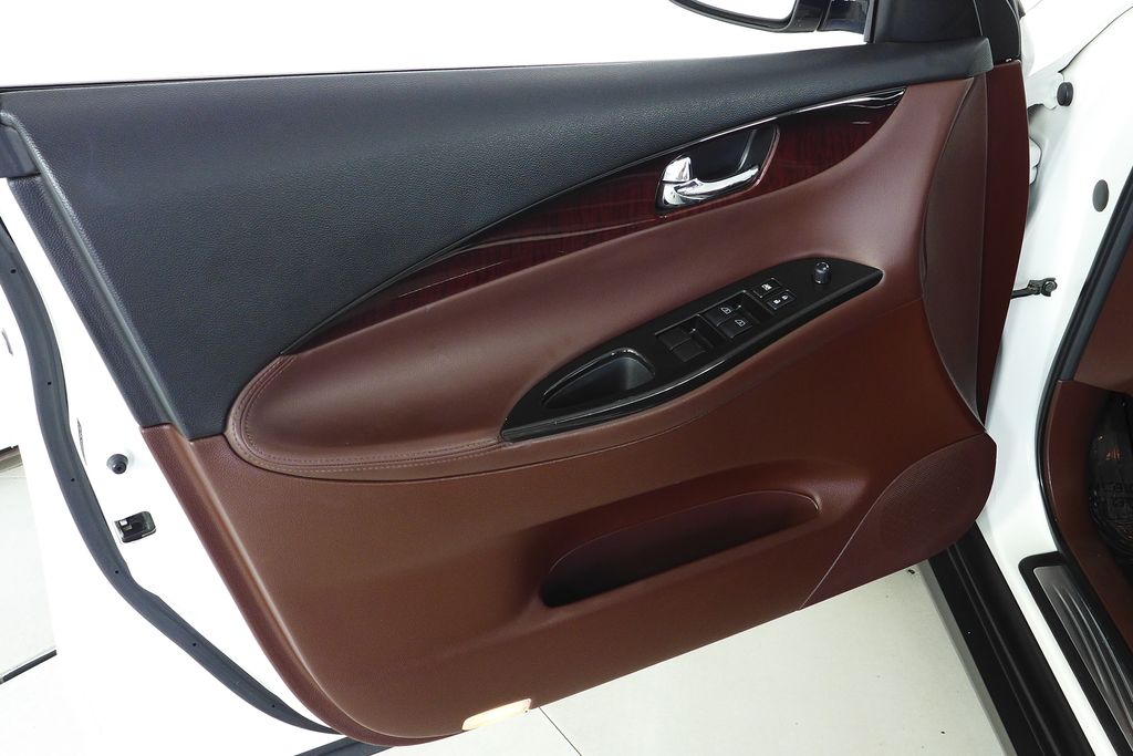 Thumbnail: 2015 INFINITI QX50 - 11