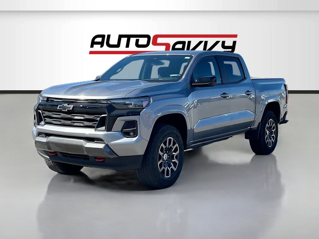 Used 2024 Gray Chevrolet Z71 image 3