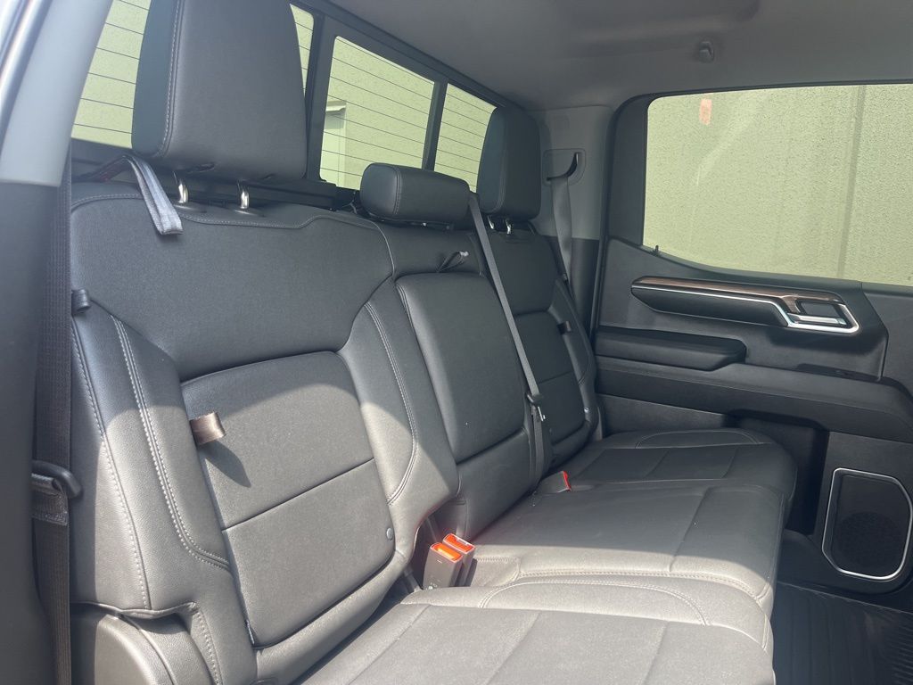 2024 Chevrolet Silverado 1500 RST 21