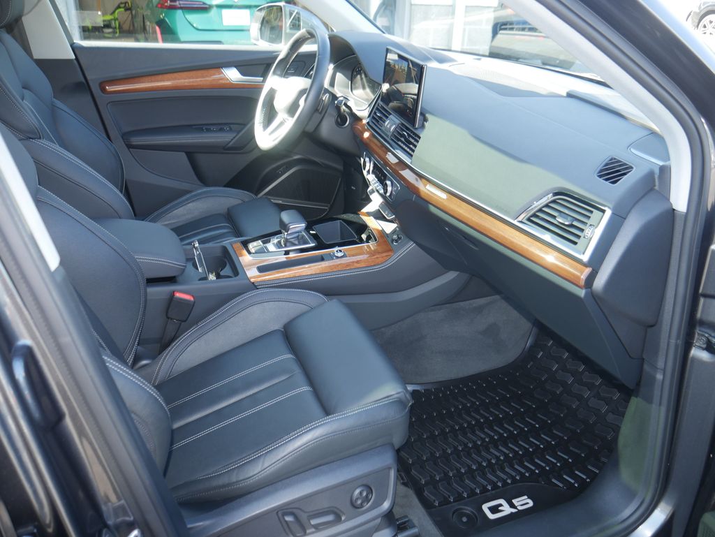 Thumbnail: 2023 Audi Q5 - 26