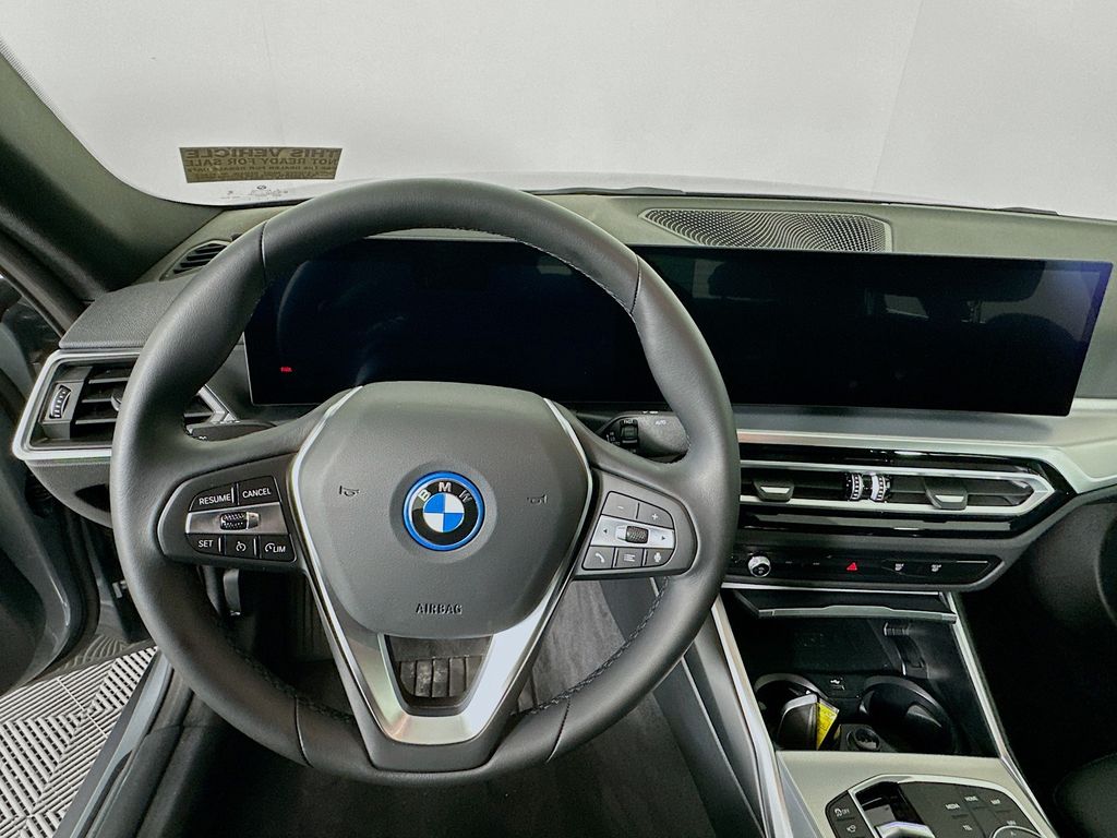 2024 BMW i4 eDrive35 11