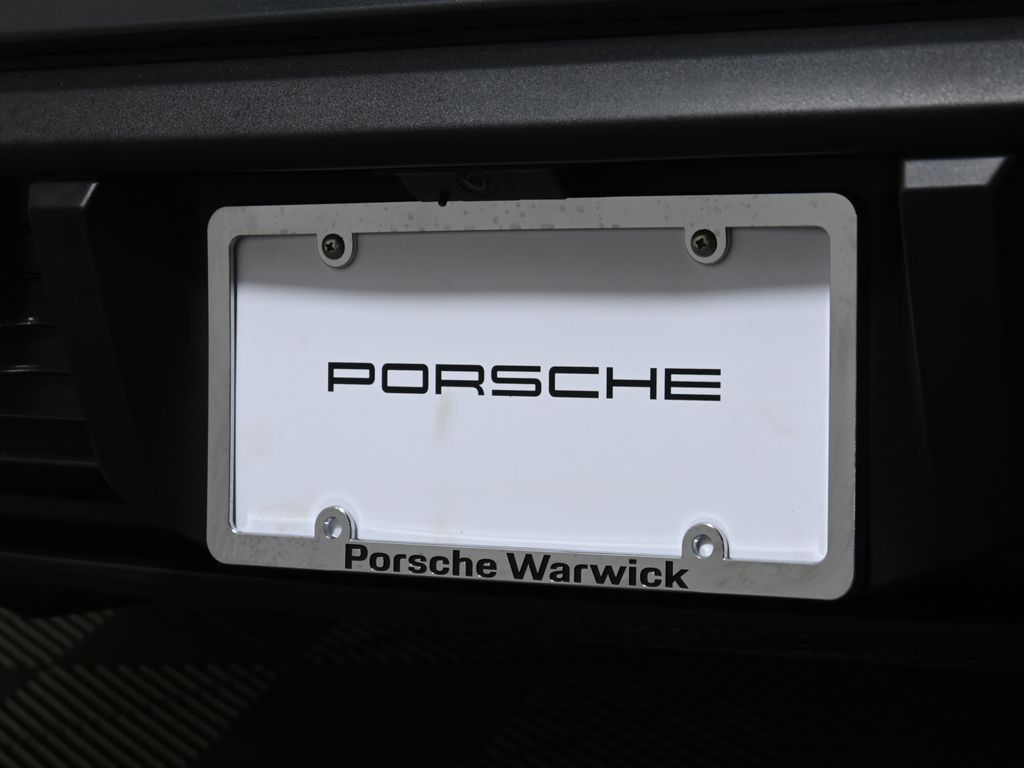 2025 Porsche Taycan  14