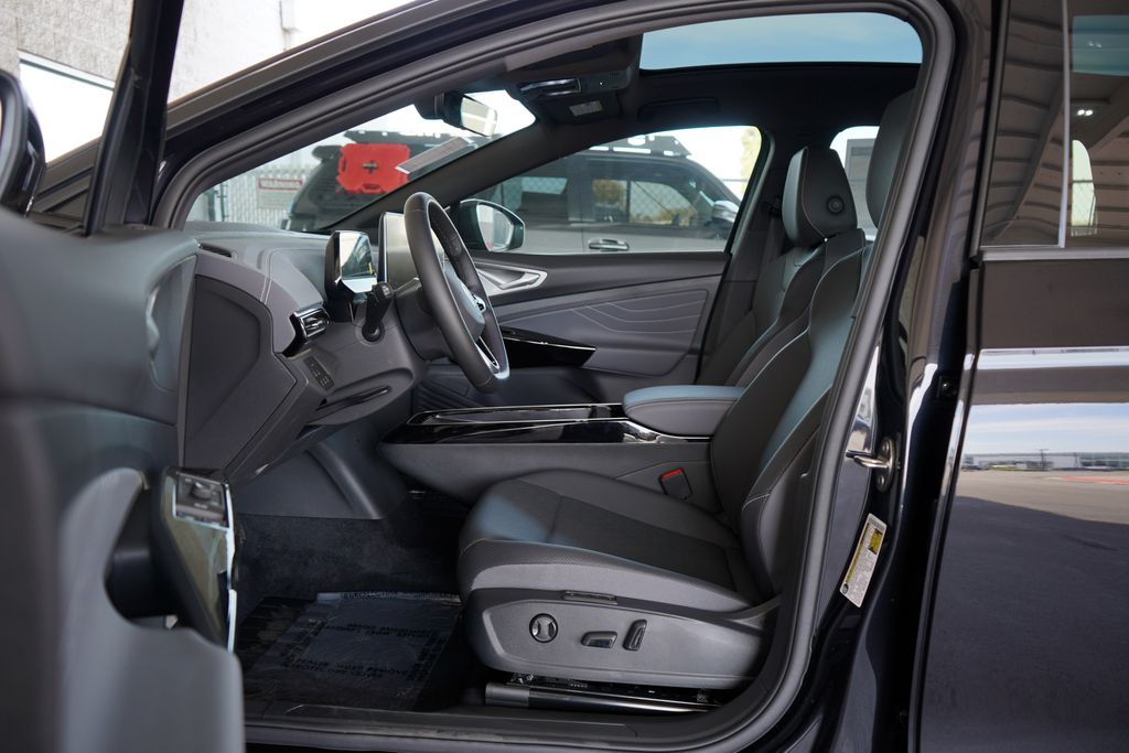 2025 Volkswagen ID.4 Pro S 6