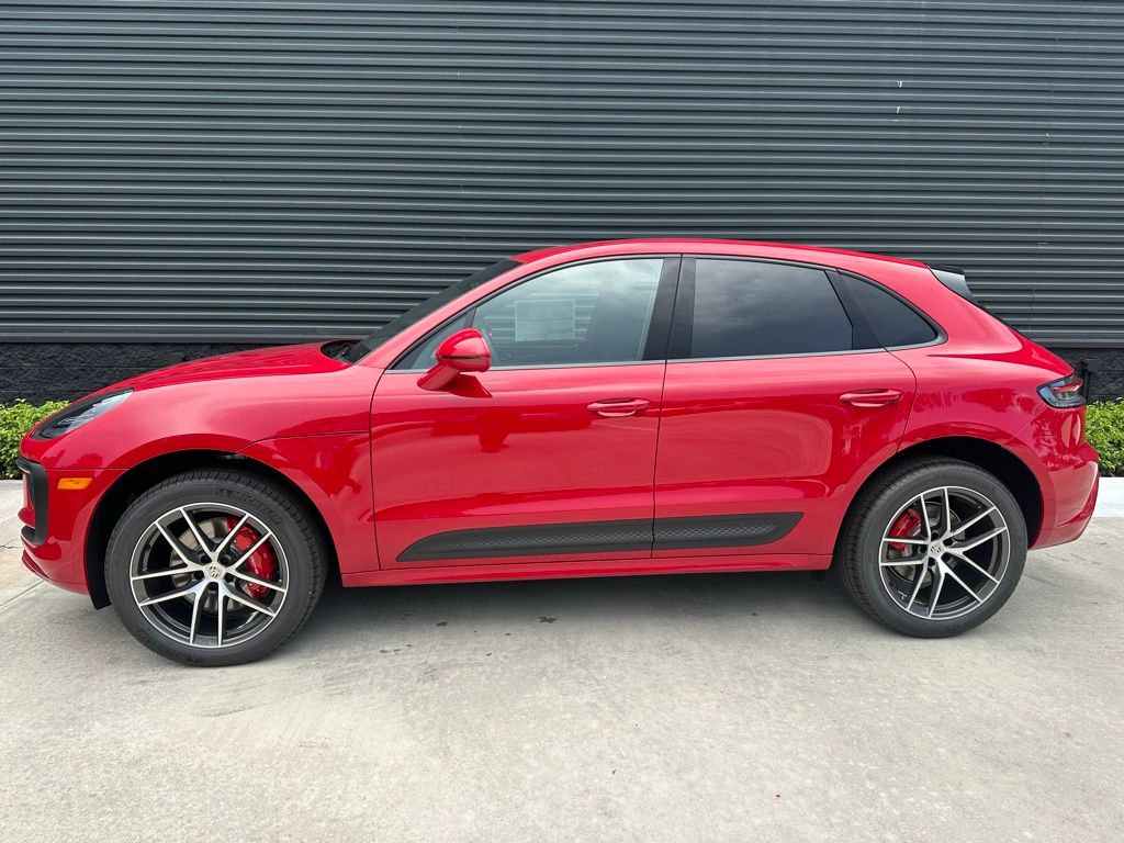 Thumbnail: 2025 Porsche Macan - 2