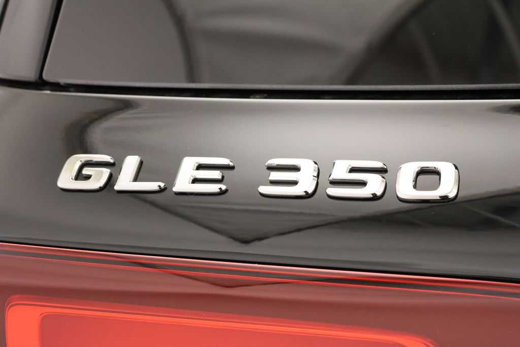 Thumbnail: 2026 Mercedes-Benz GLE - 9