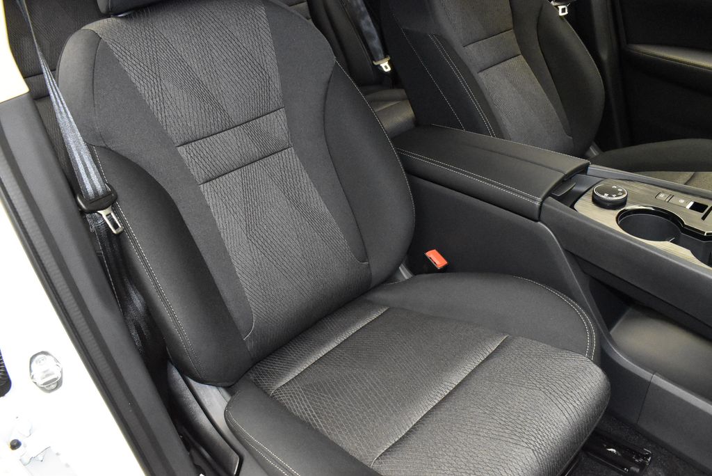 2025 Nissan Rogue SV 24