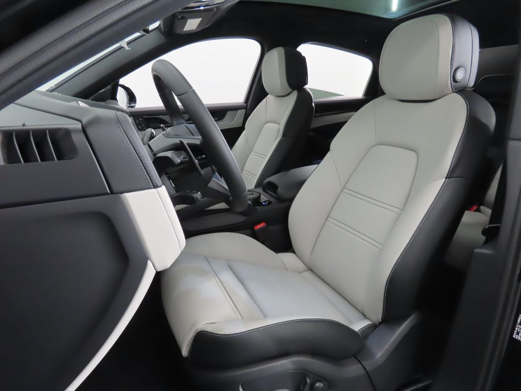 Thumbnail: 2026 Porsche  - 5