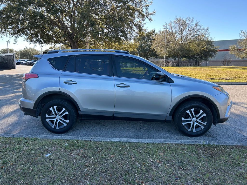 Thumbnail: 2018 Toyota RAV4 - 6