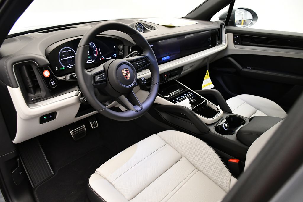 Thumbnail: 2026 Porsche Cayenne - 4