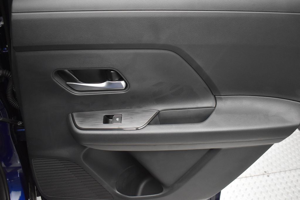 Thumbnail: 2026 Nissan Kicks - 27