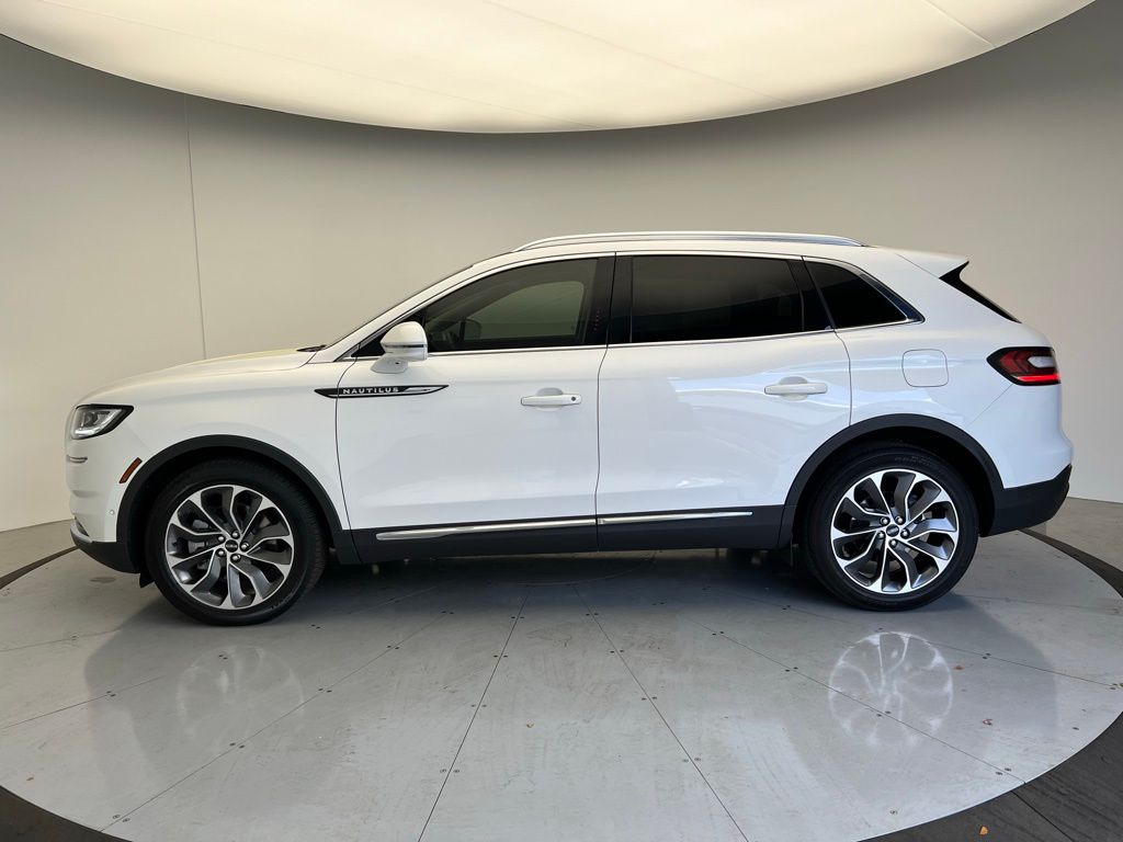 2022 Lincoln Nautilus Reserve 2