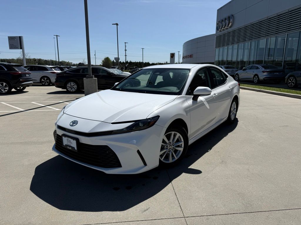 2025 Toyota Camry LE FWD