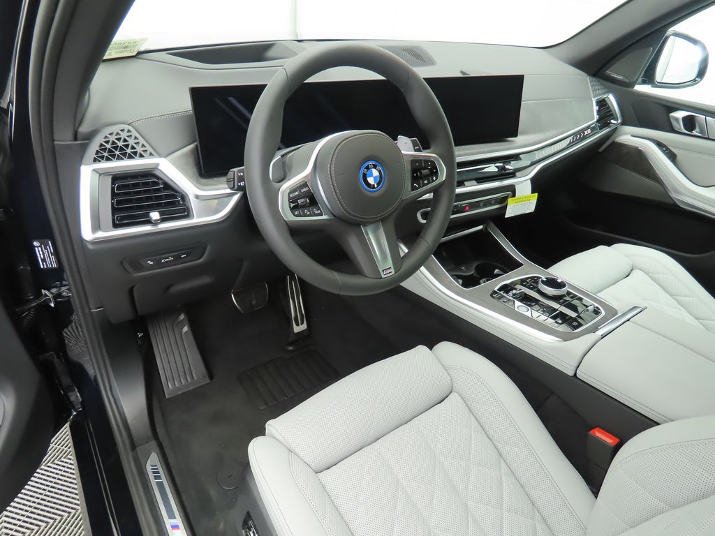 Thumbnail: 2026 BMW X5 - 9