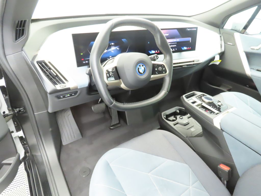 Thumbnail: 2024 BMW iX - 9