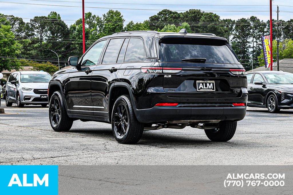 Used 2025 Black Jeep Altitude / MT Certified image 7