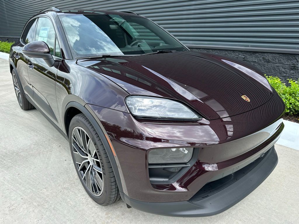 Thumbnail: 2025 Porsche Macan - 10